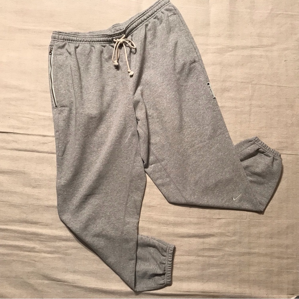 Nike Standard Issue DriFit Sweatpants (XL)
